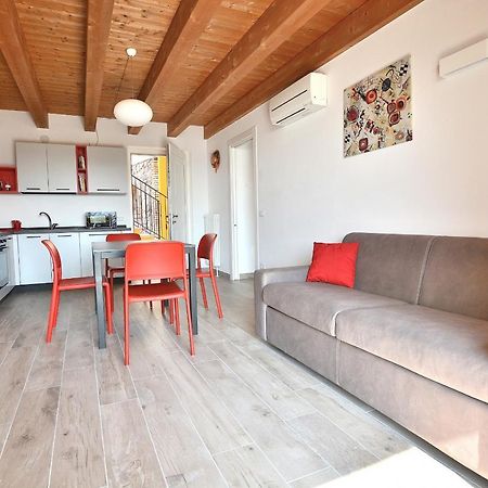 Red Apartment In Marciaga Di Costermano Exterior foto