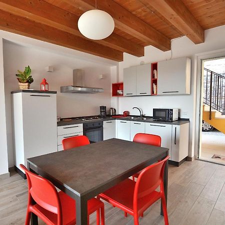 Red Apartment In Marciaga Di Costermano Exterior foto