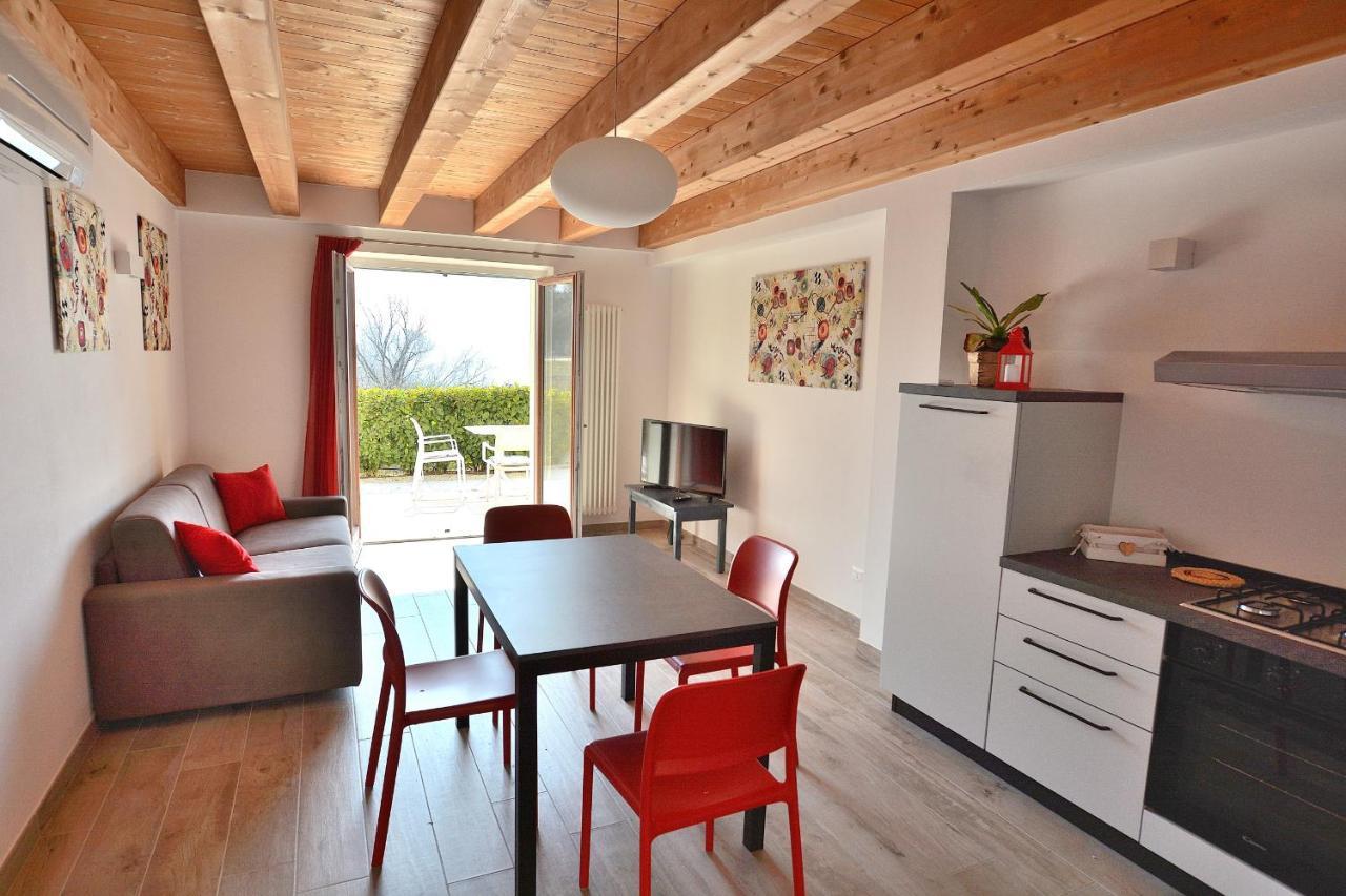Red Apartment In Marciaga Di Costermano Exterior foto