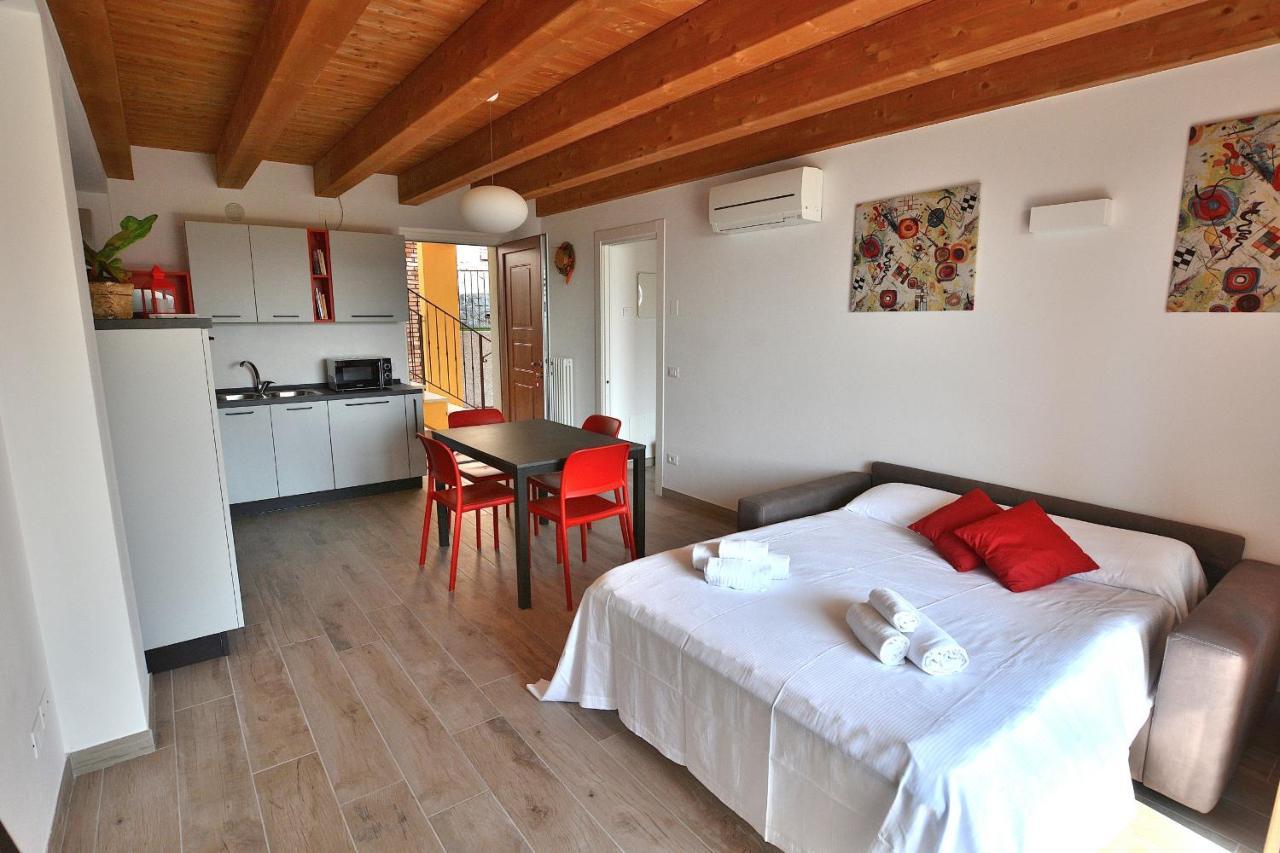 Red Apartment In Marciaga Di Costermano Exterior foto